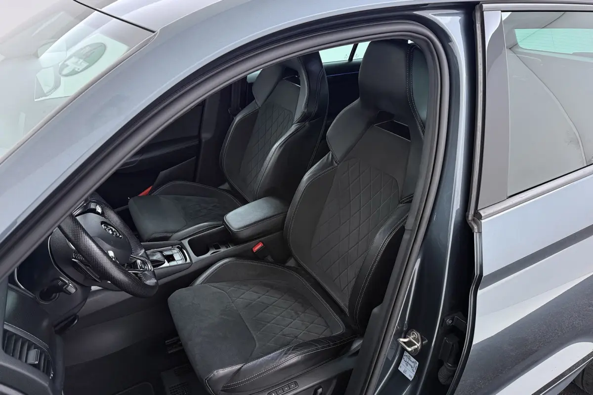 1.5 TSI Sportline Business 7p. | Org NL | Canton | Digital Cockpit | Camera | Stoelverwarming |