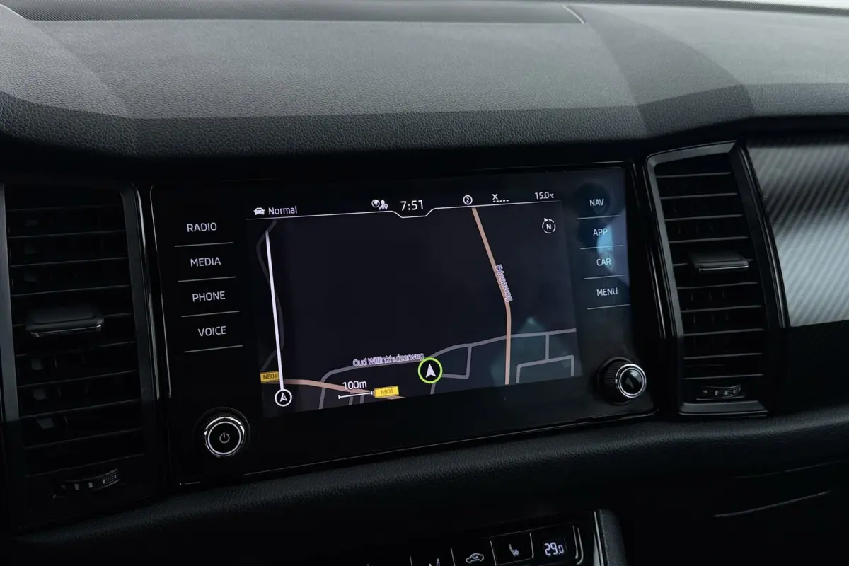 1.5 TSI Sportline Business 7p. | Org NL | Canton | Digital Cockpit | Camera | Stoelverwarming |