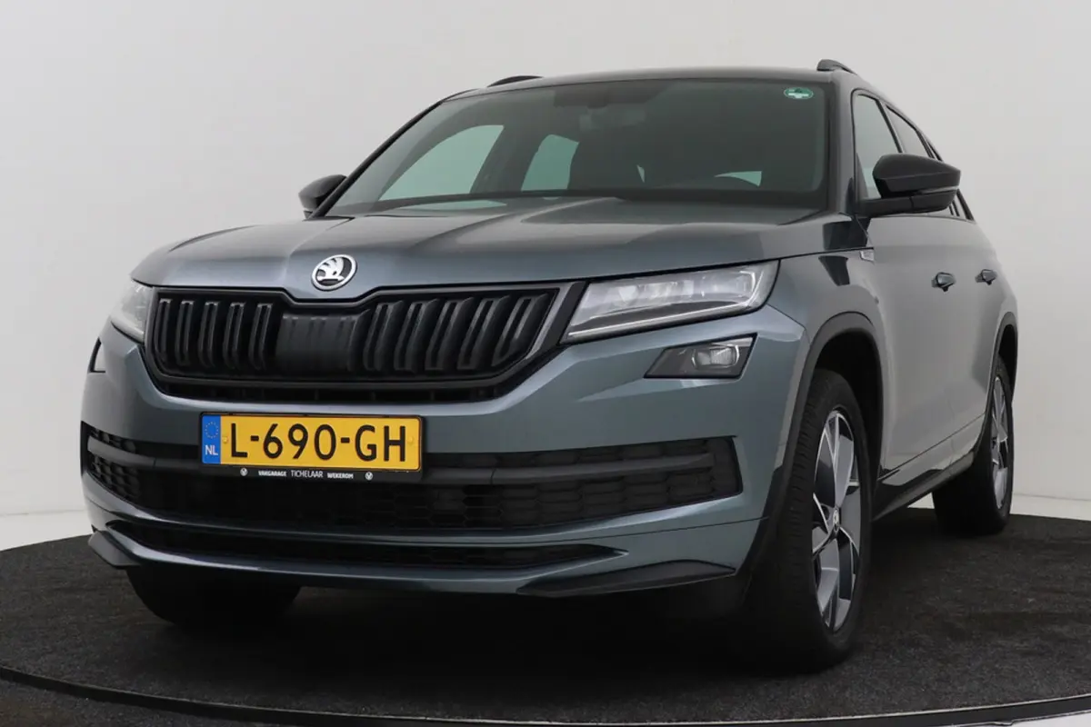 1.5 TSI Sportline Business 7p. | Org NL | Canton | Digital Cockpit | Camera | Stoelverwarming |