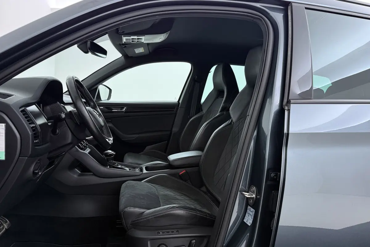 1.5 TSI Sportline Business 7p. | Org NL | Canton | Digital Cockpit | Camera | Stoelverwarming |