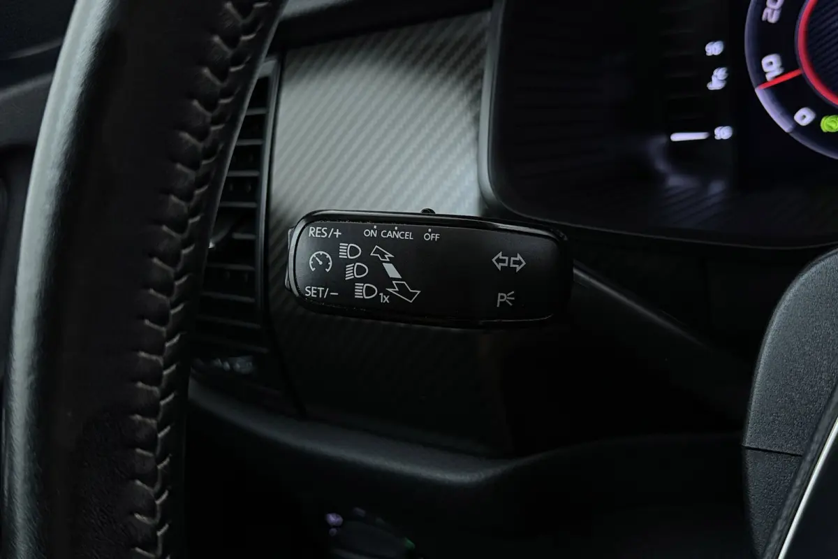 1.5 TSI Sportline Business 7p. | Org NL | Canton | Digital Cockpit | Camera | Stoelverwarming |