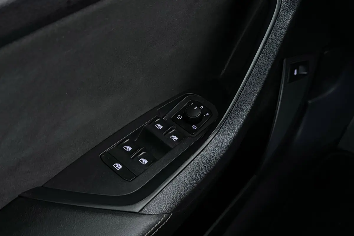 1.5 TSI Sportline Business 7p. | Org NL | Canton | Digital Cockpit | Camera | Stoelverwarming |