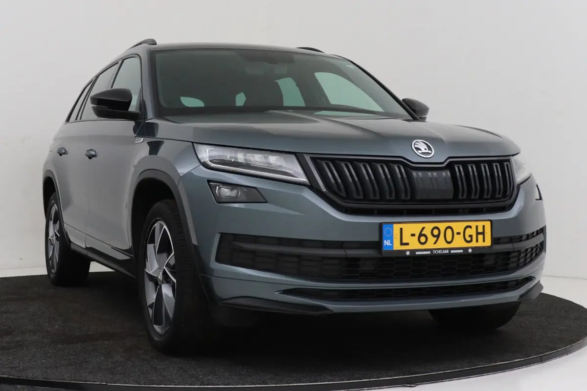 1.5 TSI Sportline Business 7p. | Org NL | Canton | Digital Cockpit | Camera | Stoelverwarming |