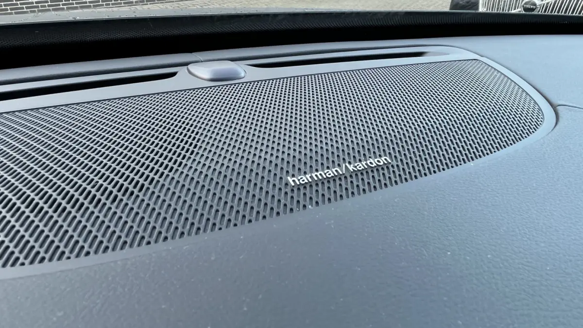 T8 Recharge AWD R-Design | Luchtvering | Elektrisch glazen schuif-/kanteldak | Harman en Kardon | Trekhaak elektrisch bedienbaar