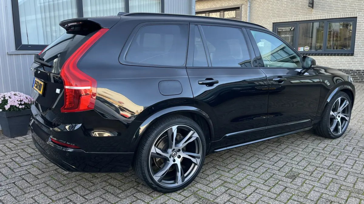 T8 Recharge AWD R-Design | Luchtvering | Elektrisch glazen schuif-/kanteldak | Harman en Kardon | Trekhaak elektrisch bedienbaar