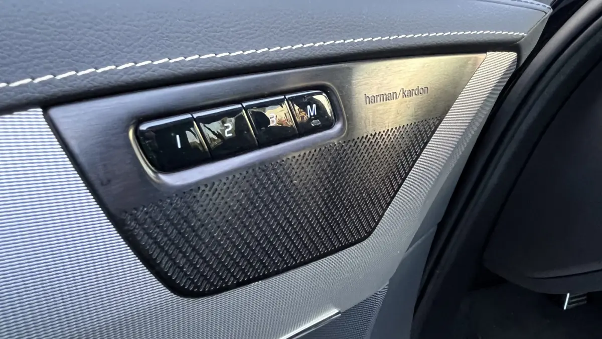 T8 Recharge AWD R-Design | Luchtvering | Elektrisch glazen schuif-/kanteldak | Harman en Kardon | Trekhaak elektrisch bedienbaar