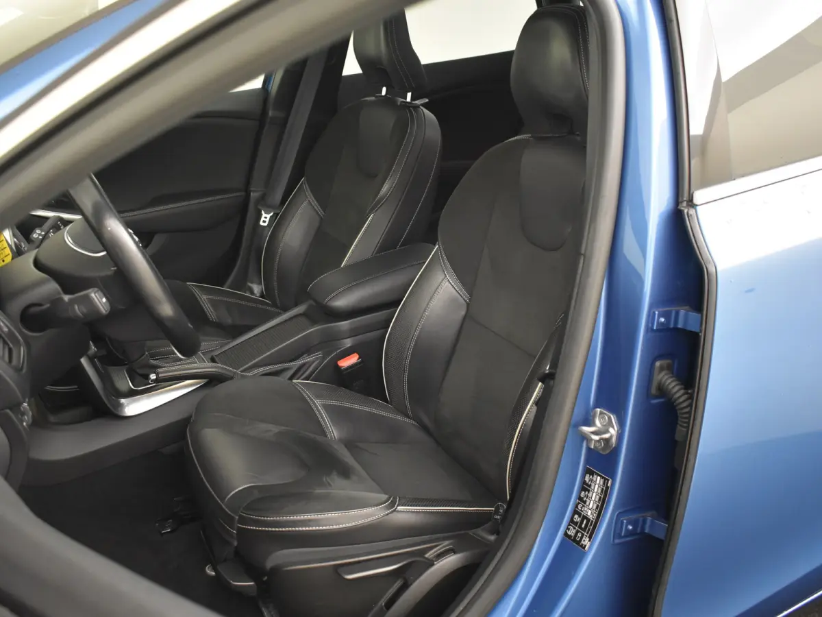 1.5 T3 Polar+ Sport 152pk AUTO | Achteruitrijcamera | Audio installatie premium | Cruise control