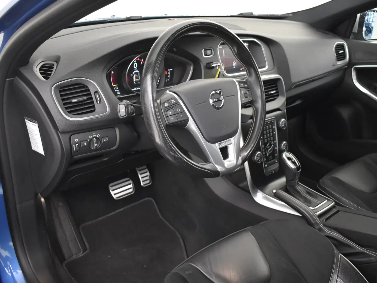 1.5 T3 Polar+ Sport 152pk AUTO | Achteruitrijcamera | Audio installatie premium | Cruise control