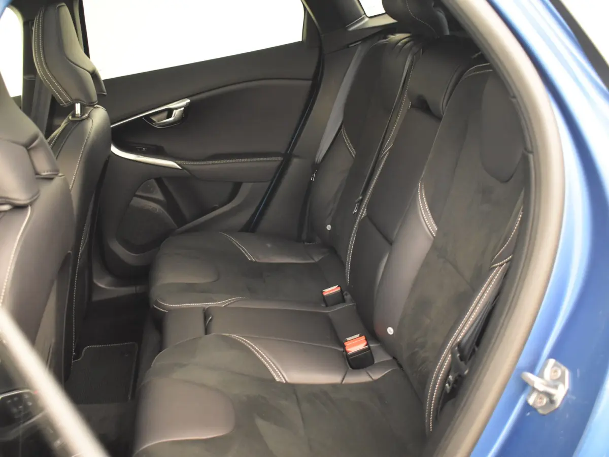 1.5 T3 Polar+ Sport 152pk AUTO | Achteruitrijcamera | Audio installatie premium | Cruise control