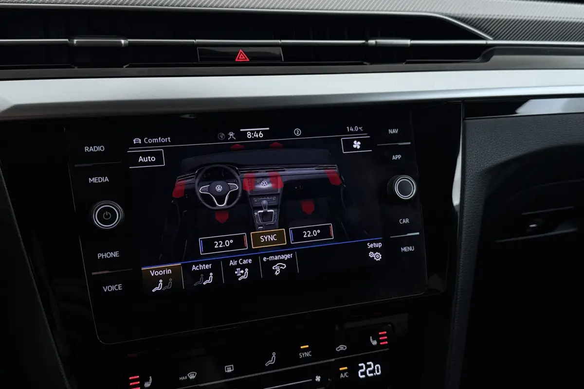 1.4 TSI eHybrid Elegance Business+ R-Line | Uitklap Trekhaak | Stoelverwarming V+A | Virtual |