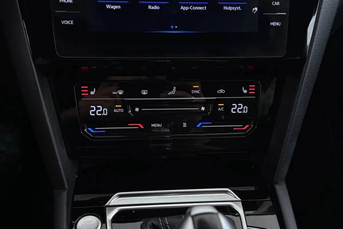 1.4 TSI eHybrid Elegance Business+ R-Line | Uitklap Trekhaak | Stoelverwarming V+A | Virtual |