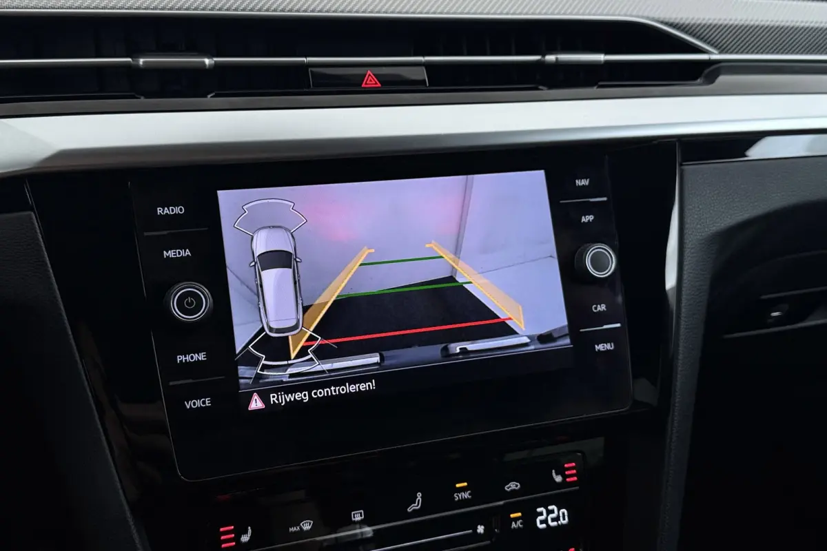 1.4 TSI eHybrid Elegance Business+ R-Line | Uitklap Trekhaak | Stoelverwarming V+A | Virtual |
