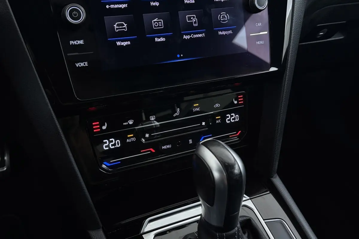1.4 TSI eHybrid Elegance Business+ R-Line | Uitklap Trekhaak | Stoelverwarming V+A | Virtual |