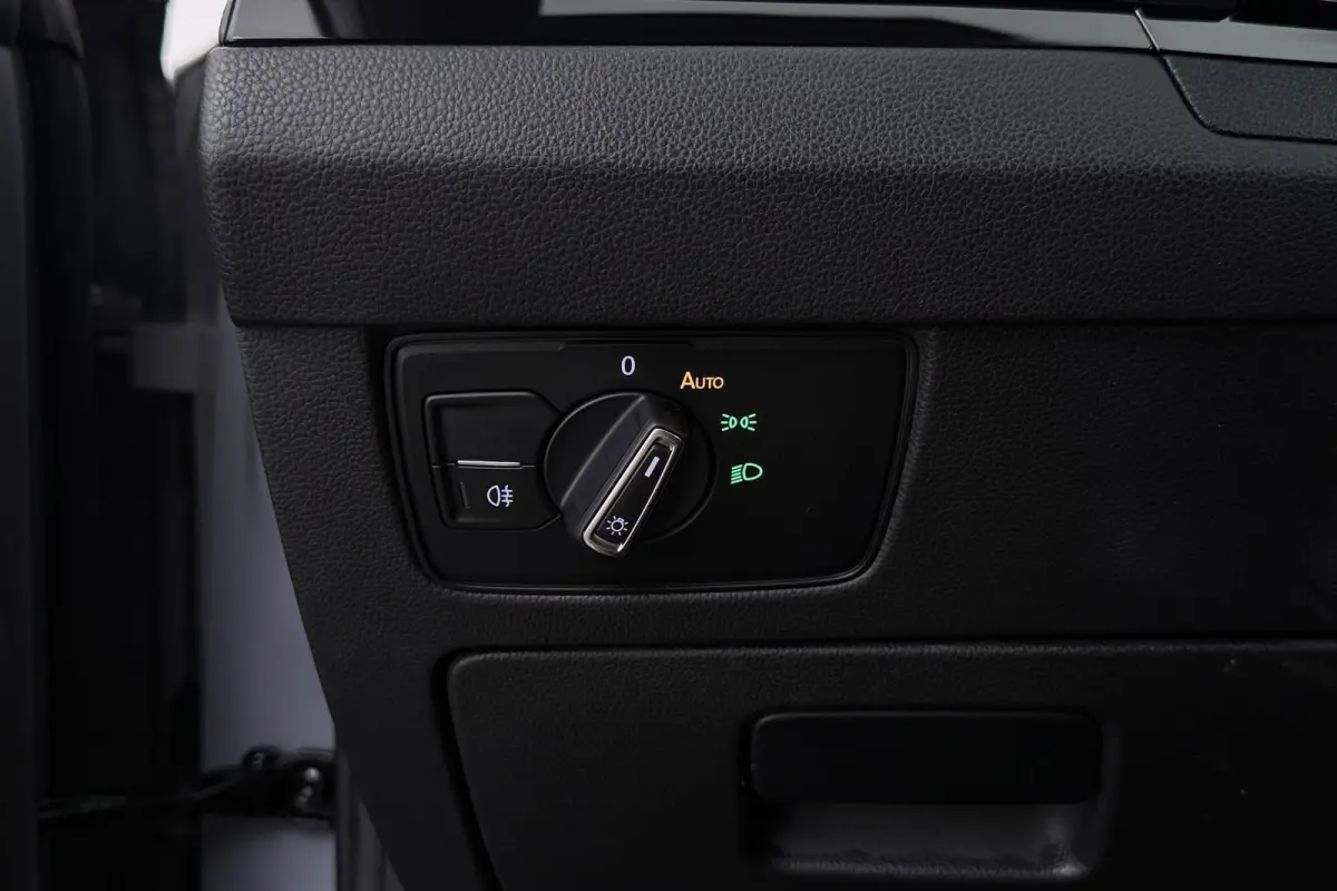 1.4 TSI eHybrid Elegance Business+ R-Line | Uitklap Trekhaak | Stoelverwarming V+A | Virtual |