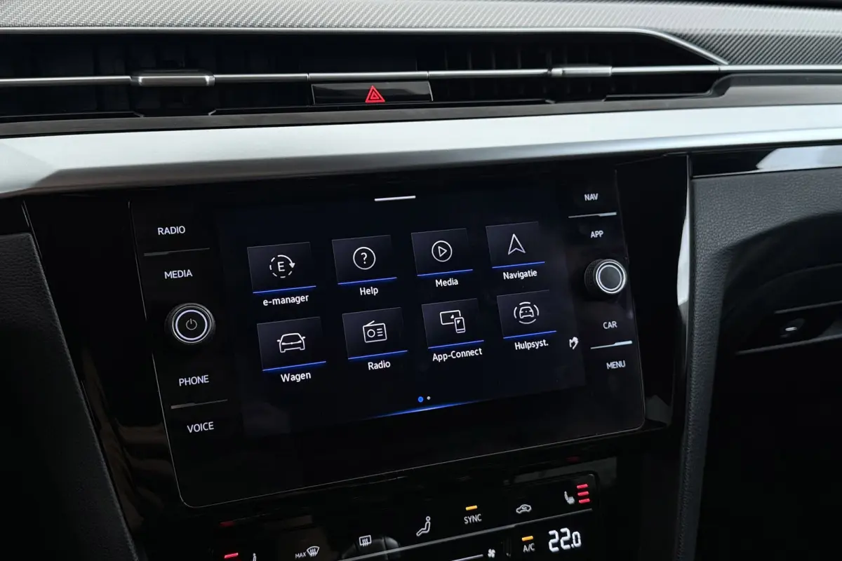 1.4 TSI eHybrid Elegance Business+ R-Line | Uitklap Trekhaak | Stoelverwarming V+A | Virtual |