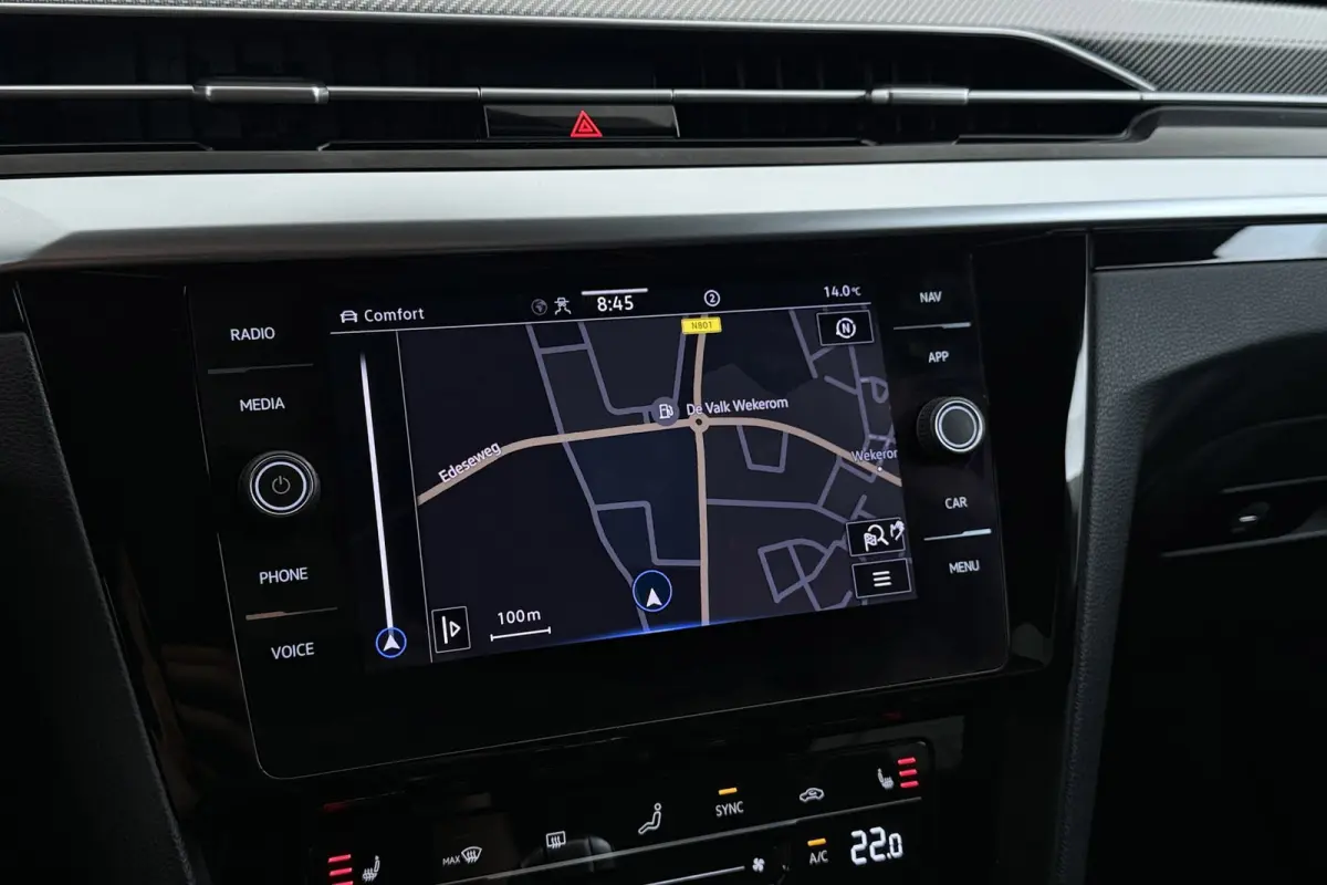 1.4 TSI eHybrid Elegance Business+ R-Line | Uitklap Trekhaak | Stoelverwarming V+A | Virtual |