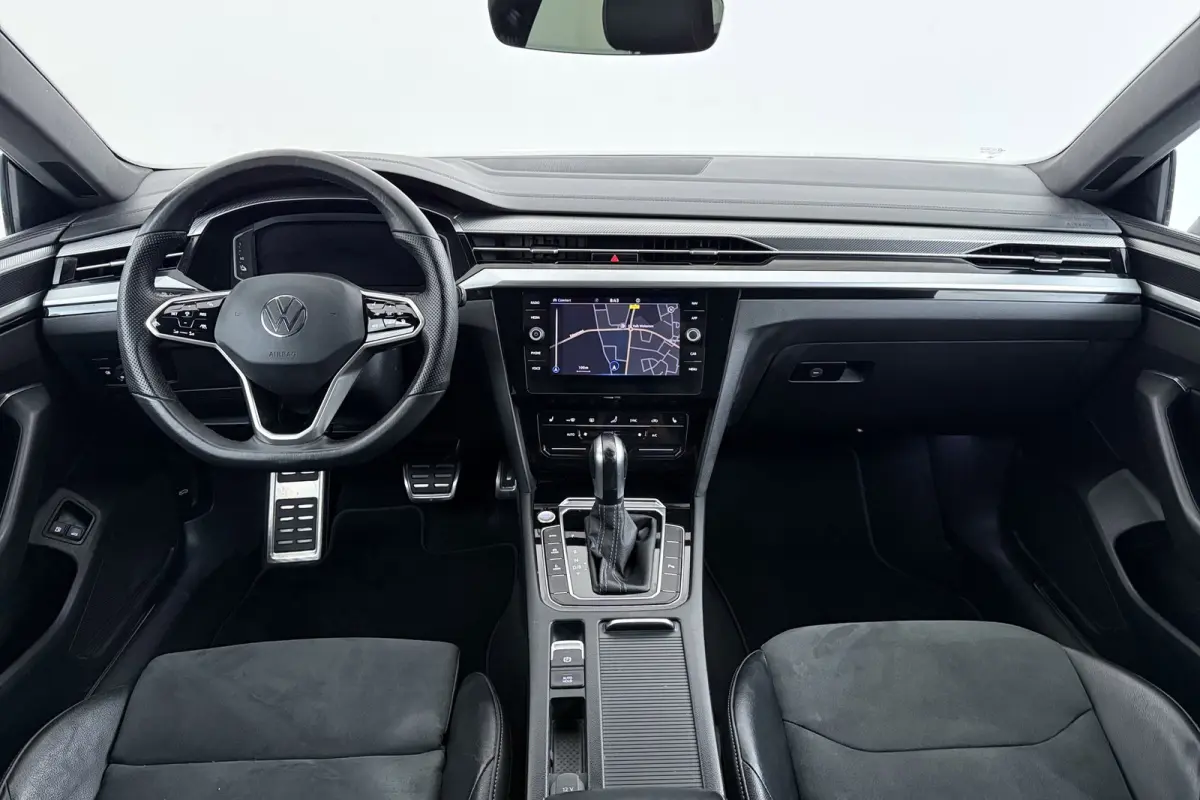 1.4 TSI eHybrid Elegance Business+ R-Line | Uitklap Trekhaak | Stoelverwarming V+A | Virtual |