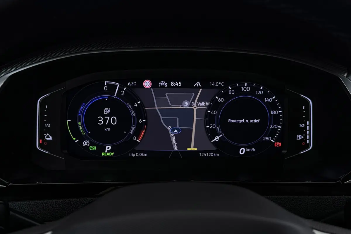 1.4 TSI eHybrid Elegance Business+ R-Line | Uitklap Trekhaak | Stoelverwarming V+A | Virtual |