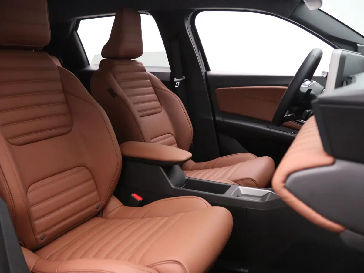 "Signature Stam" comfort range iconic cinq 52 kWh Leder Paris Cognac | openR-link infotainmentsysteem met Google-integratie/ V2G