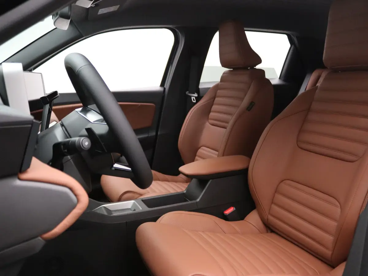 "Signature Stam" comfort range iconic cinq 52 kWh Leder Paris Cognac | openR-link infotainmentsysteem met Google-integratie/ V2G