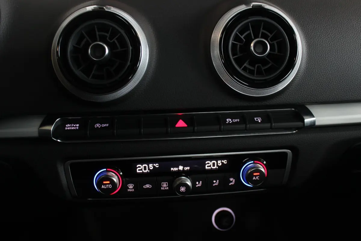 1.4 TFSI CoD S-Line Trekhaak | Sportstoelen | Xenon/LED | Bluetooth | Navi | Cruise | 17" LMV | PDC