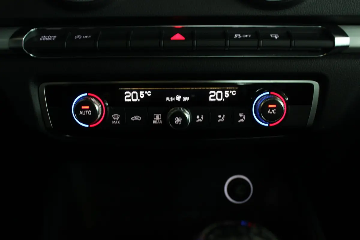 1.4 TFSI CoD S-Line Trekhaak | Sportstoelen | Xenon/LED | Bluetooth | Navi | Cruise | 17" LMV | PDC