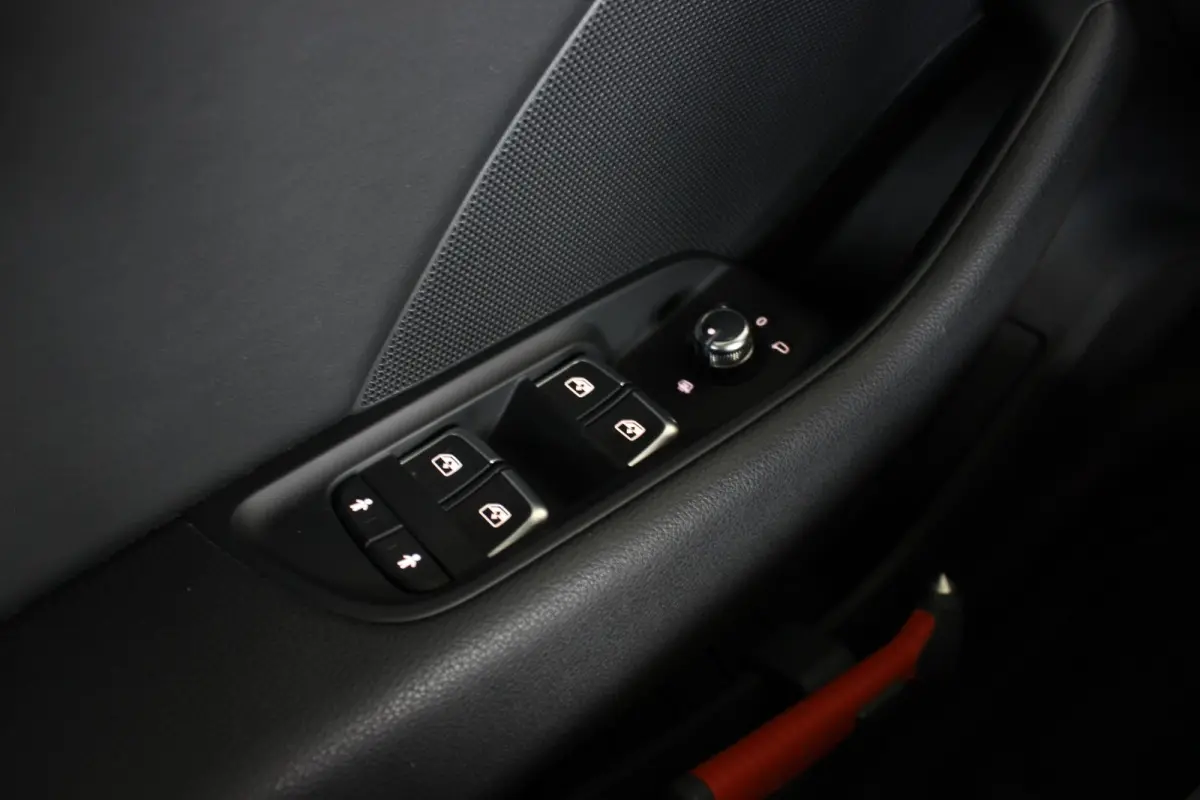 1.4 TFSI CoD S-Line Trekhaak | Sportstoelen | Xenon/LED | Bluetooth | Navi | Cruise | 17" LMV | PDC