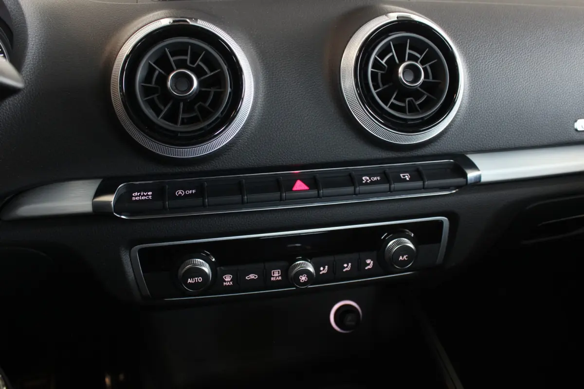 1.4 TFSI CoD S-Line Trekhaak | Sportstoelen | Xenon/LED | Bluetooth | Navi | Cruise | 17" LMV | PDC