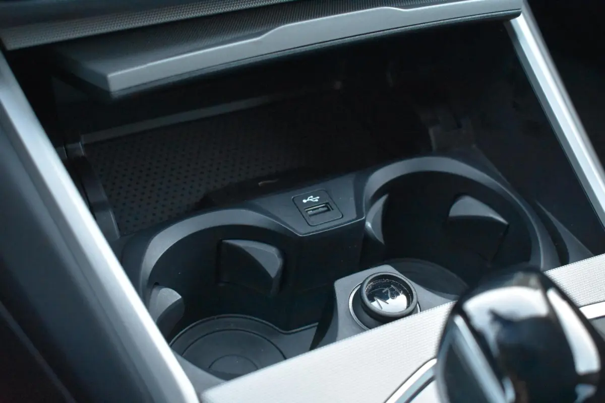 320e Business Edition Plus | Leder | Camera | Stoelverwarming |