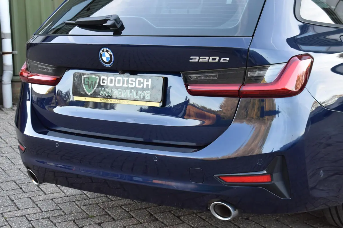 320e Business Edition Plus | Leder | Camera | Stoelverwarming |