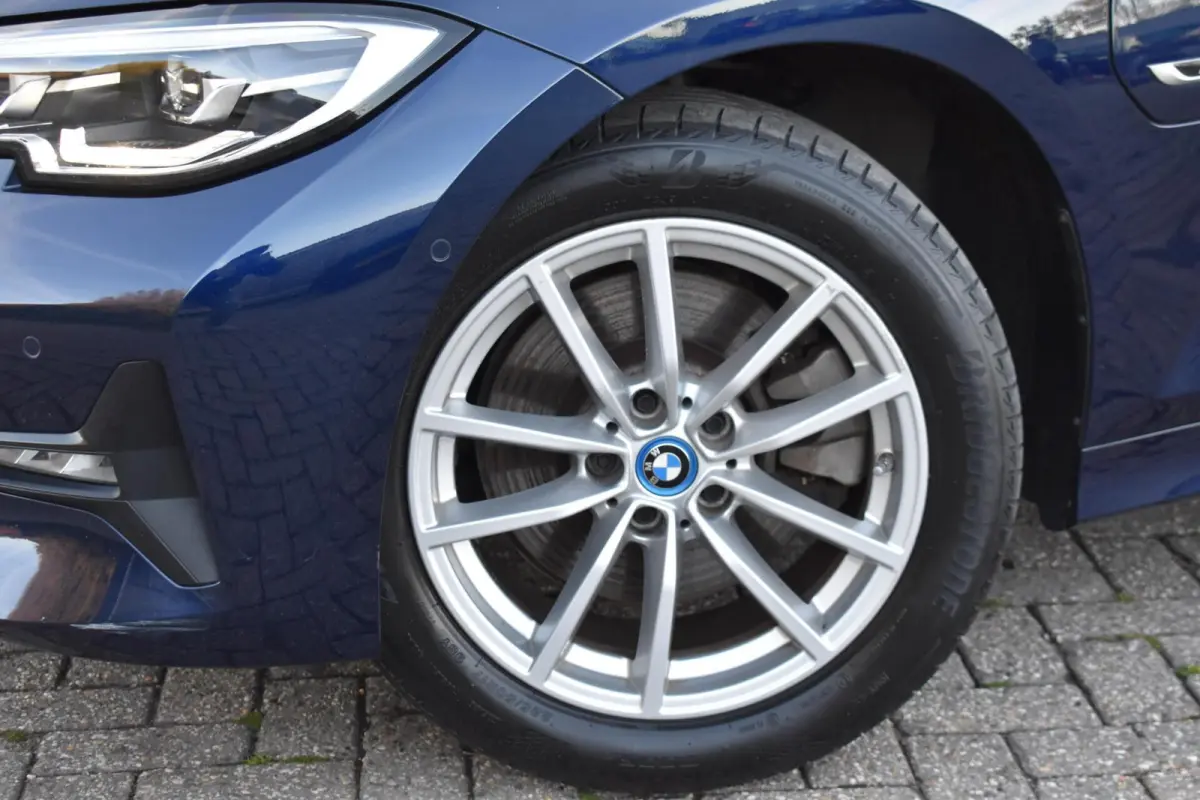 320e Business Edition Plus | Leder | Camera | Stoelverwarming |