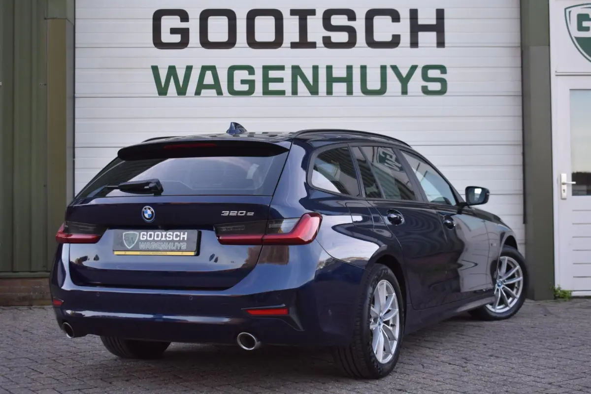 320e Business Edition Plus | Leder | Camera | Stoelverwarming |