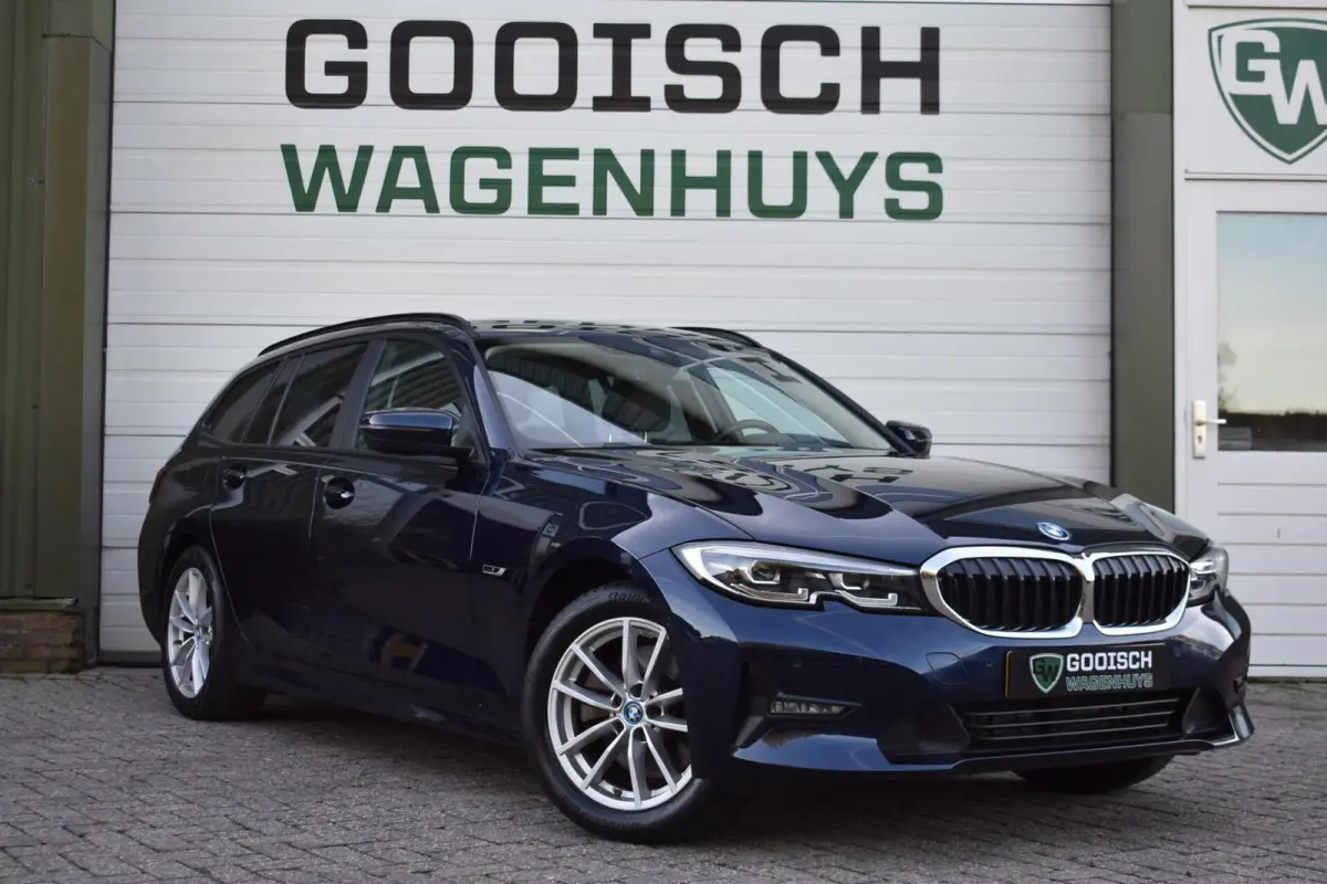 320e Business Edition Plus | Leder | Camera | Stoelverwarming |