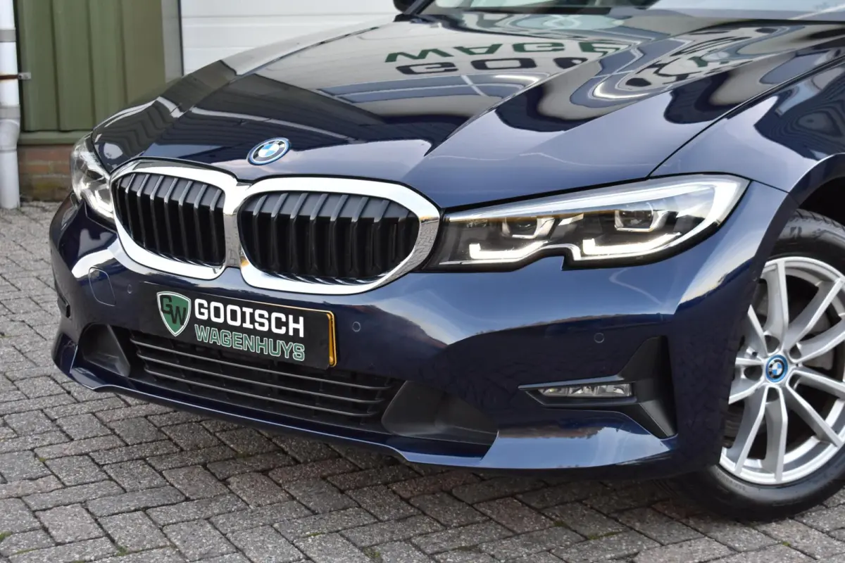 320e Business Edition Plus | Leder | Camera | Stoelverwarming |