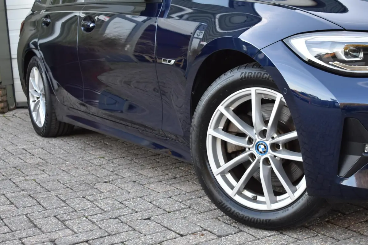 320e Business Edition Plus | Leder | Camera | Stoelverwarming |
