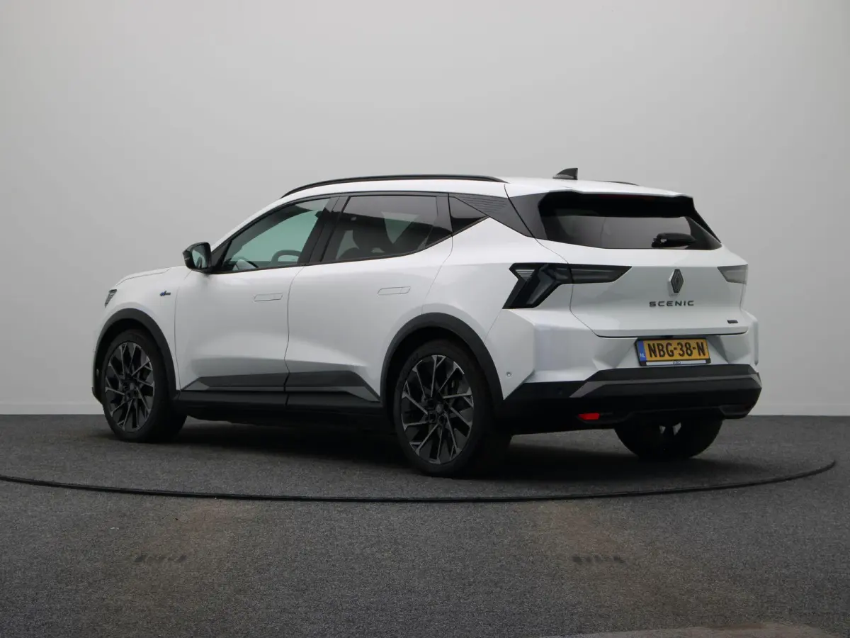 EV87 long range esprit Alpine | 98% accu score | Stoel- en stuurwielverwarming | Vierseizoenbanden |
