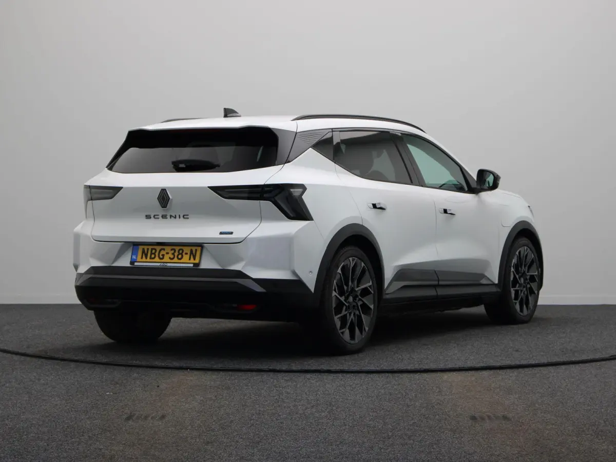 EV87 long range esprit Alpine | 98% accu score | Stoel- en stuurwielverwarming | Vierseizoenbanden |