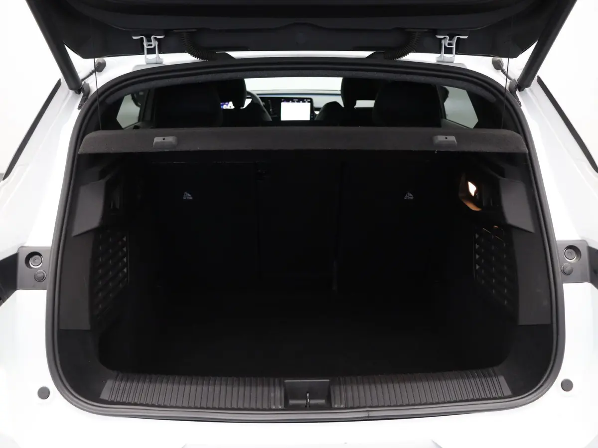 EV87 long range esprit Alpine | 98% accu score | Stoel- en stuurwielverwarming | Vierseizoenbanden |