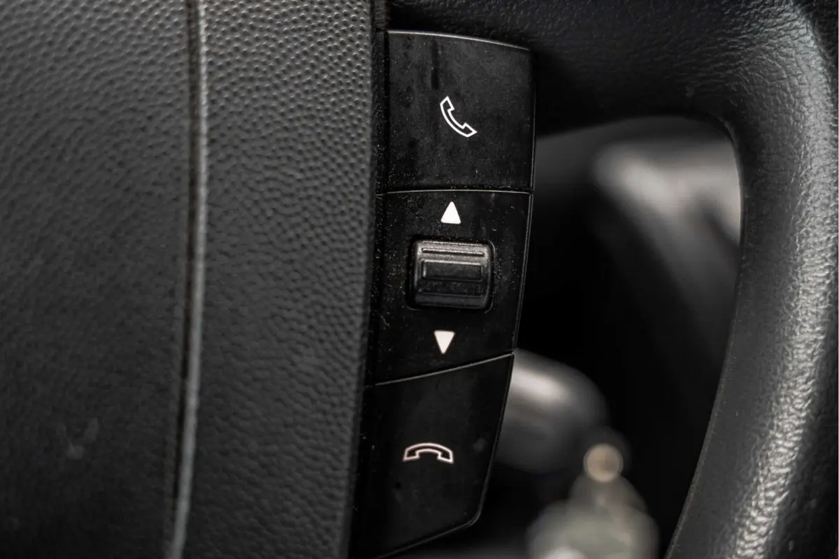 2.2 D | 3-Zits | Bakwagen met Laadklep en zijdeur | LED | Carplay | Cruise | Climatronic
