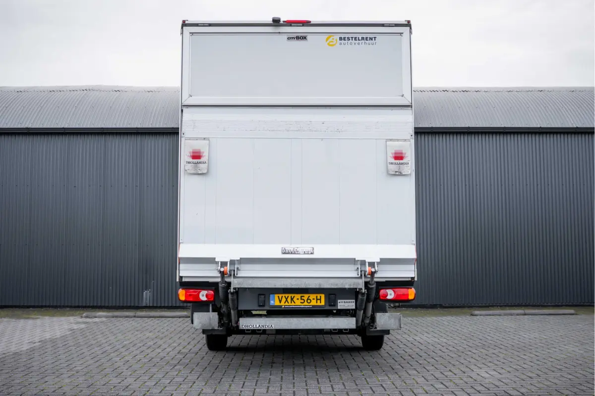 2.2 D | 3-Zits | Bakwagen met Laadklep en zijdeur | LED | Carplay | Cruise | Climatronic