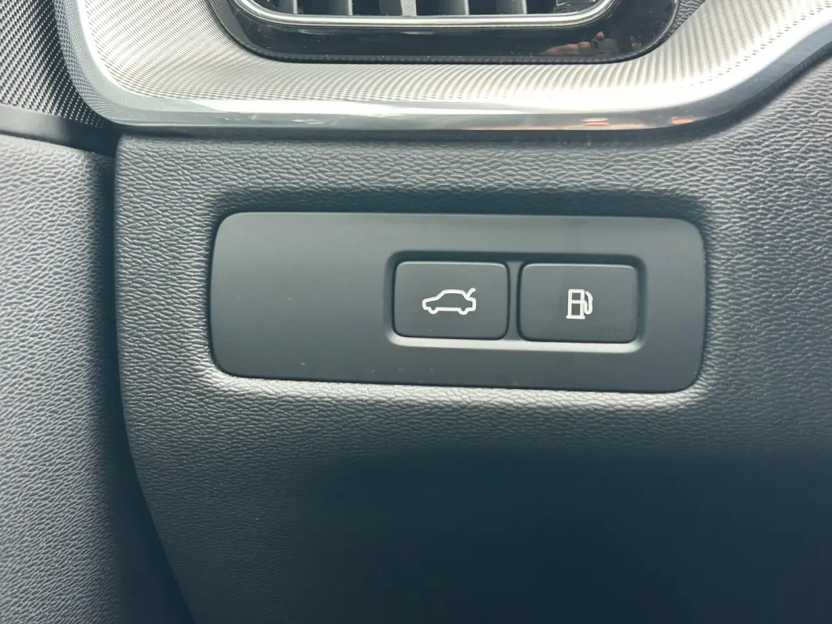 2.0 T6 Long Range AWD Plus Dark | Trekhaak | SOH 97% | Pano | Pilot Assist | BLIS | Stoel & stuurverwarming |