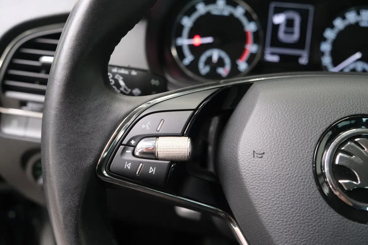 1.0 TSI Ambition - N.A.P. Airco, Cruise, Carplay.