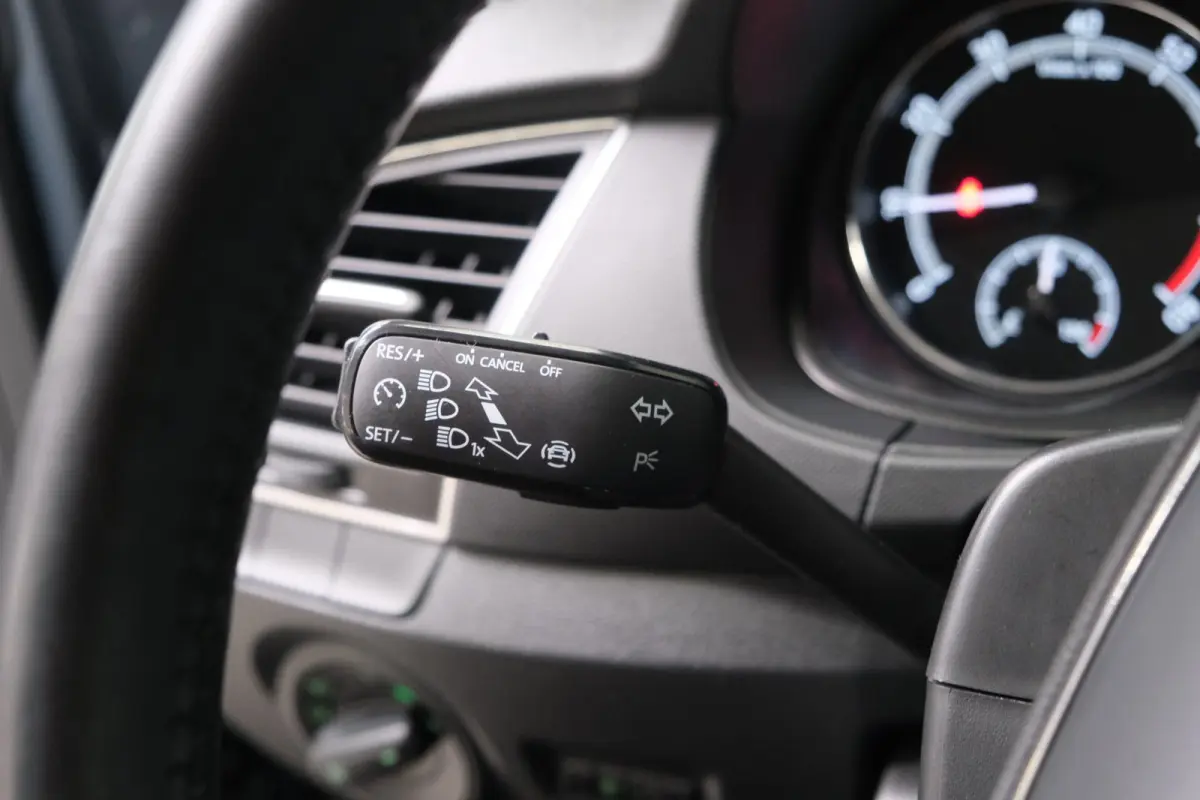 1.0 TSI Ambition - N.A.P. Airco, Cruise, Carplay.