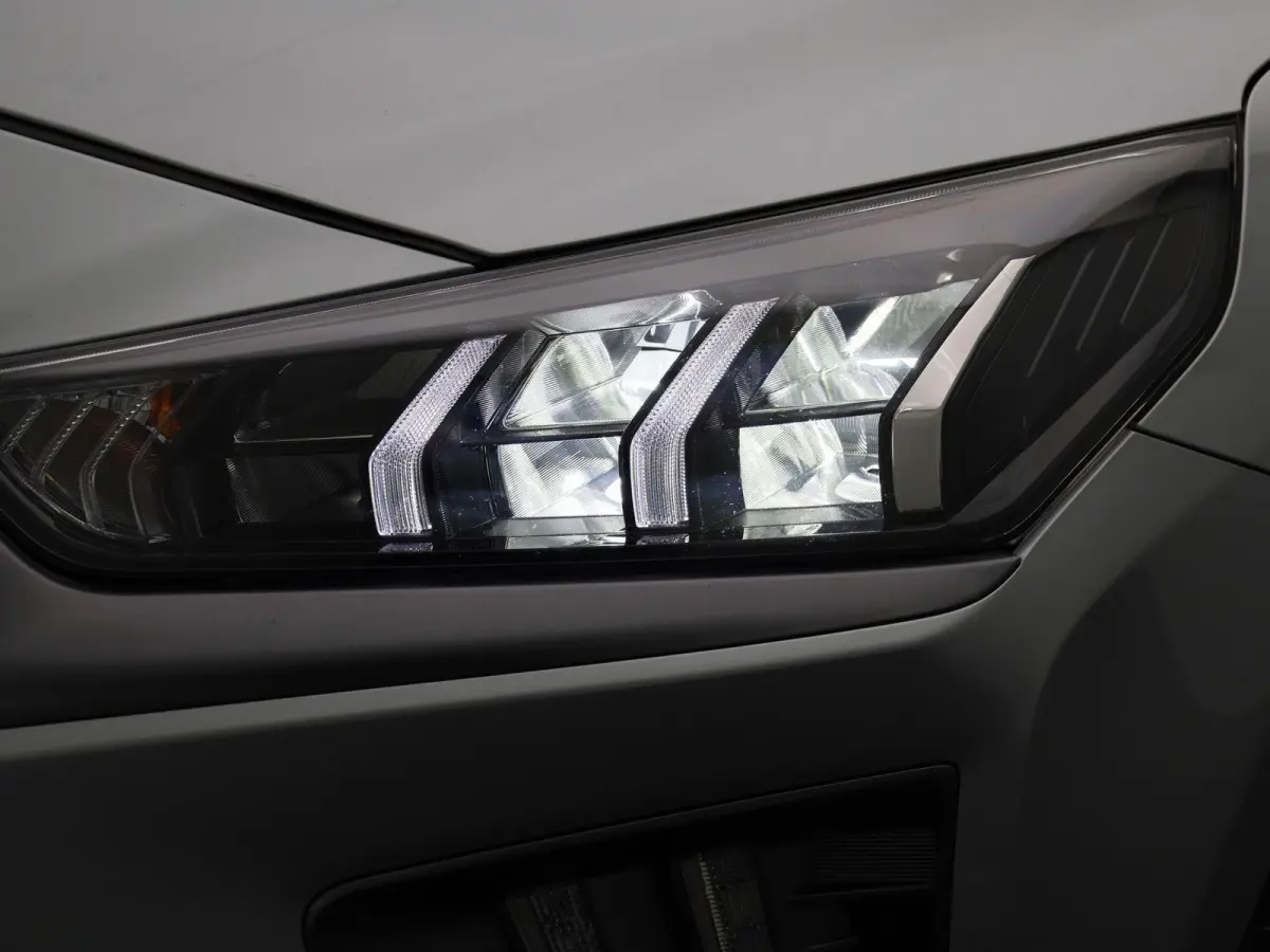 Comfort EV 38 kWh | Automaat | Parkeer sensoren | Virtual cockpit | Cruise control | Climate control | Navigatie | DAB | LED | Bluetooth | Sfeer verlichting | Stoel verwarming | Camera