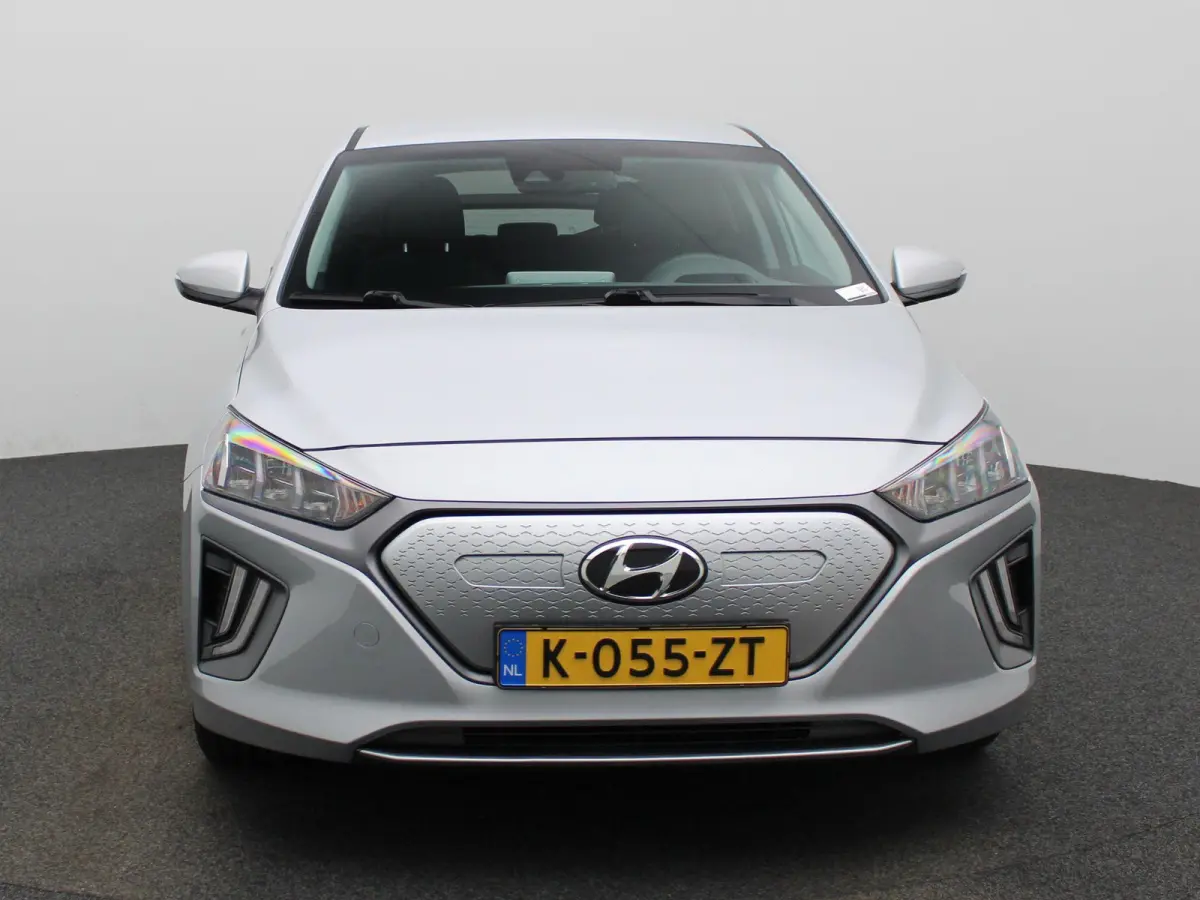 Comfort EV 38 kWh | Automaat | Parkeer sensoren | Virtual cockpit | Cruise control | Climate control | Navigatie | DAB | LED | Bluetooth | Sfeer verlichting | Stoel verwarming | Camera