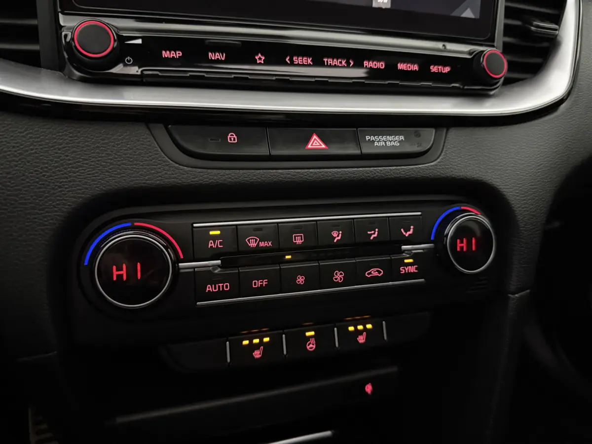 1.0 T-GDI GT-PlusLine | Pano | Camera | Virtual | JBL | Memory | Carplay | Keyless