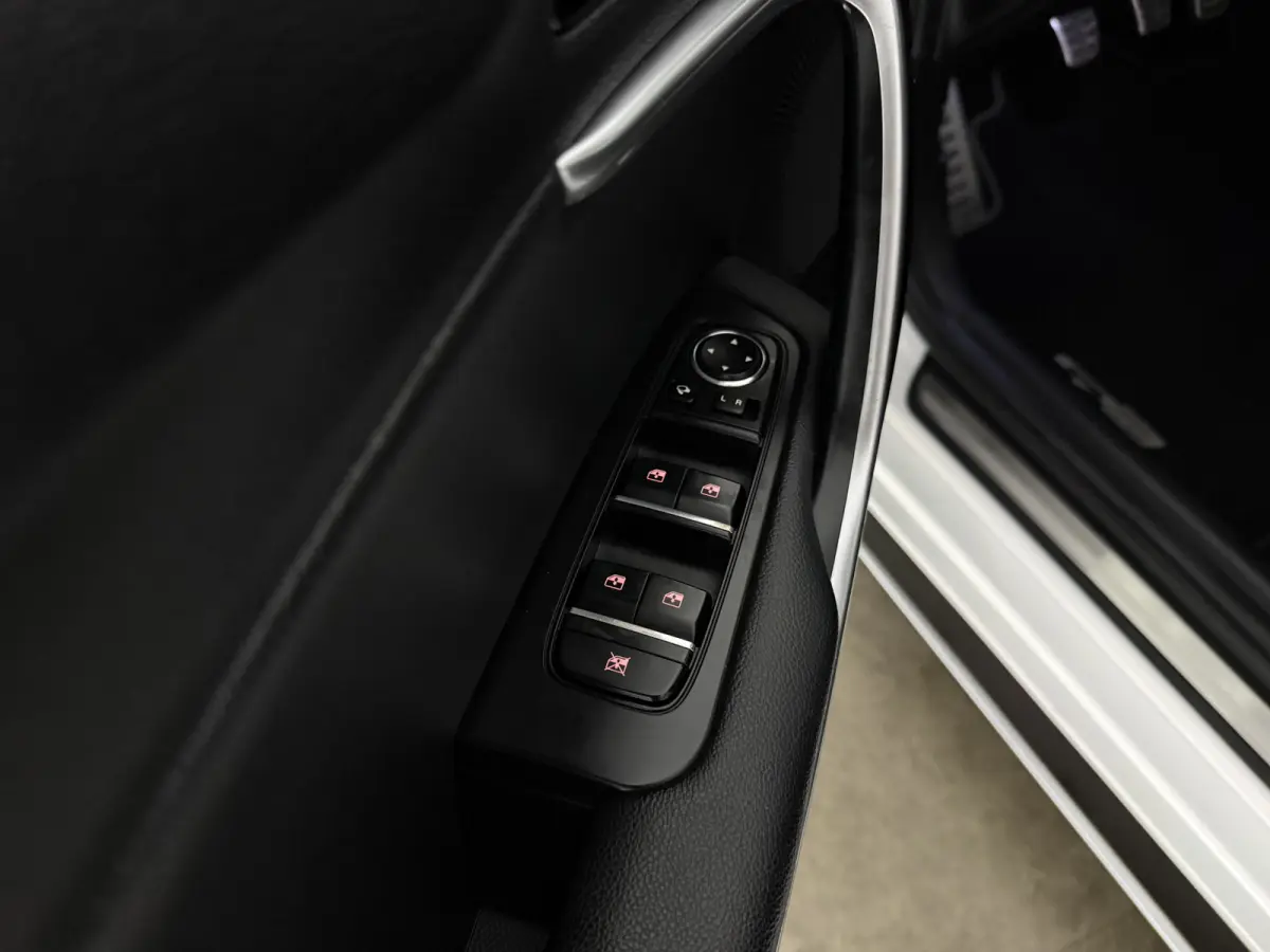 1.0 T-GDI GT-PlusLine | Pano | Camera | Virtual | JBL | Memory | Carplay | Keyless