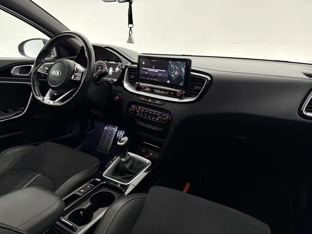 1.0 T-GDI GT-PlusLine | Pano | Camera | Virtual | JBL | Memory | Carplay | Keyless