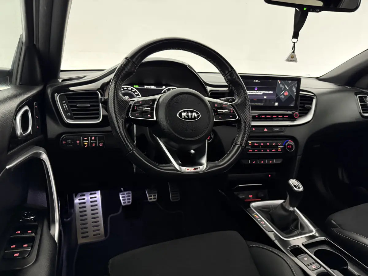 1.0 T-GDI GT-PlusLine | Pano | Camera | Virtual | JBL | Memory | Carplay | Keyless