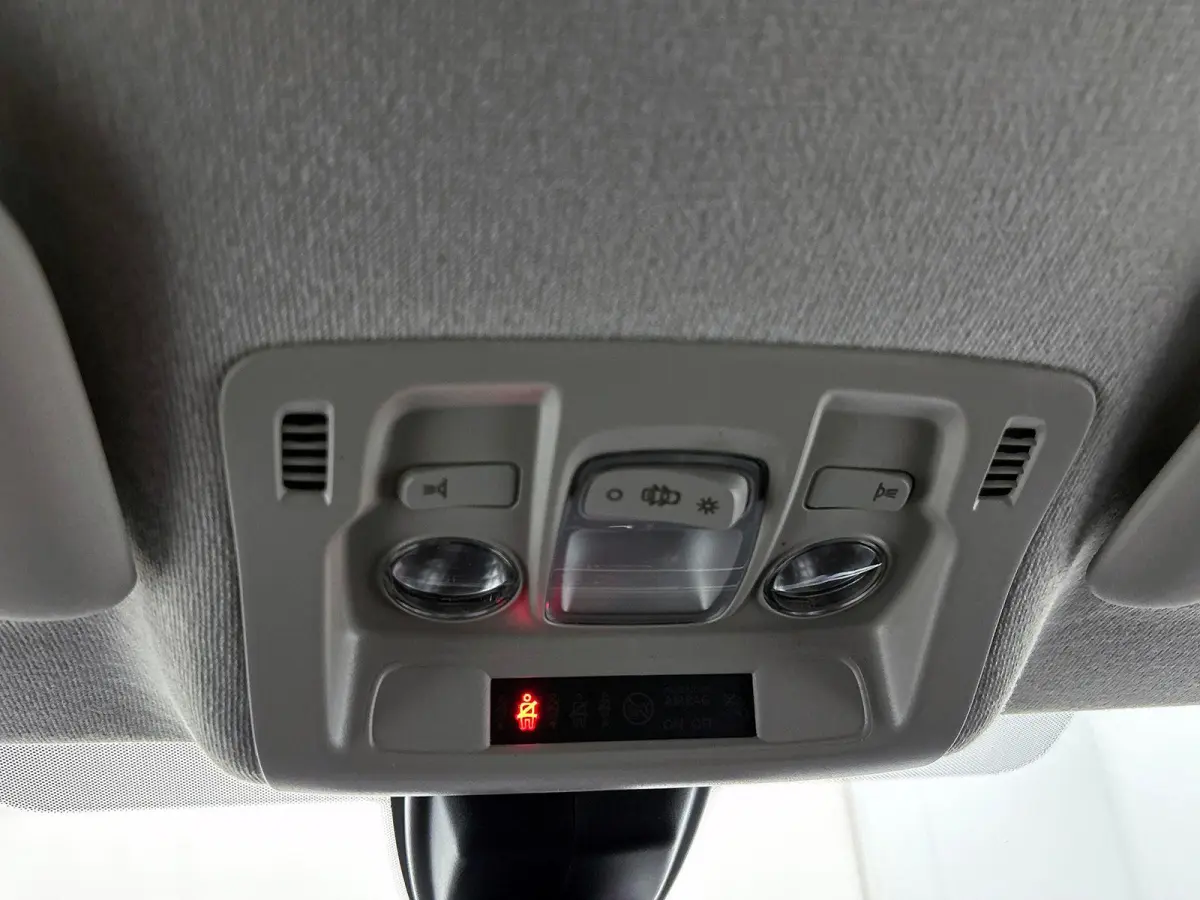 1.2 PureTech Feel Edition CARPLAY | CRUISE | LED